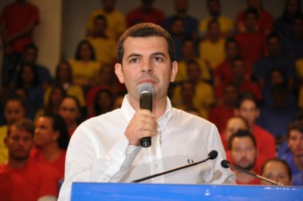Antonescu: Condiţia Constantin - vicepremier este ca o 